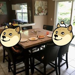 Kitchen Table And 8 Chairs. 