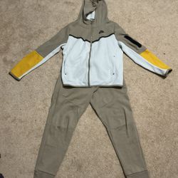 Boys Nike Tech Set Youth large 