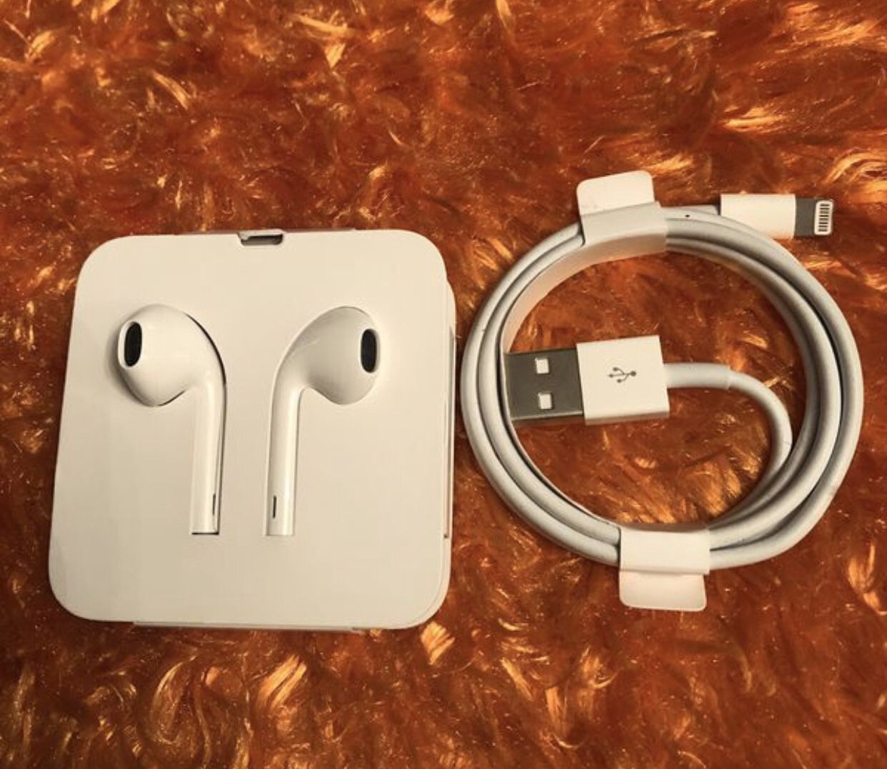 Apple wire Headphone and charger brand new