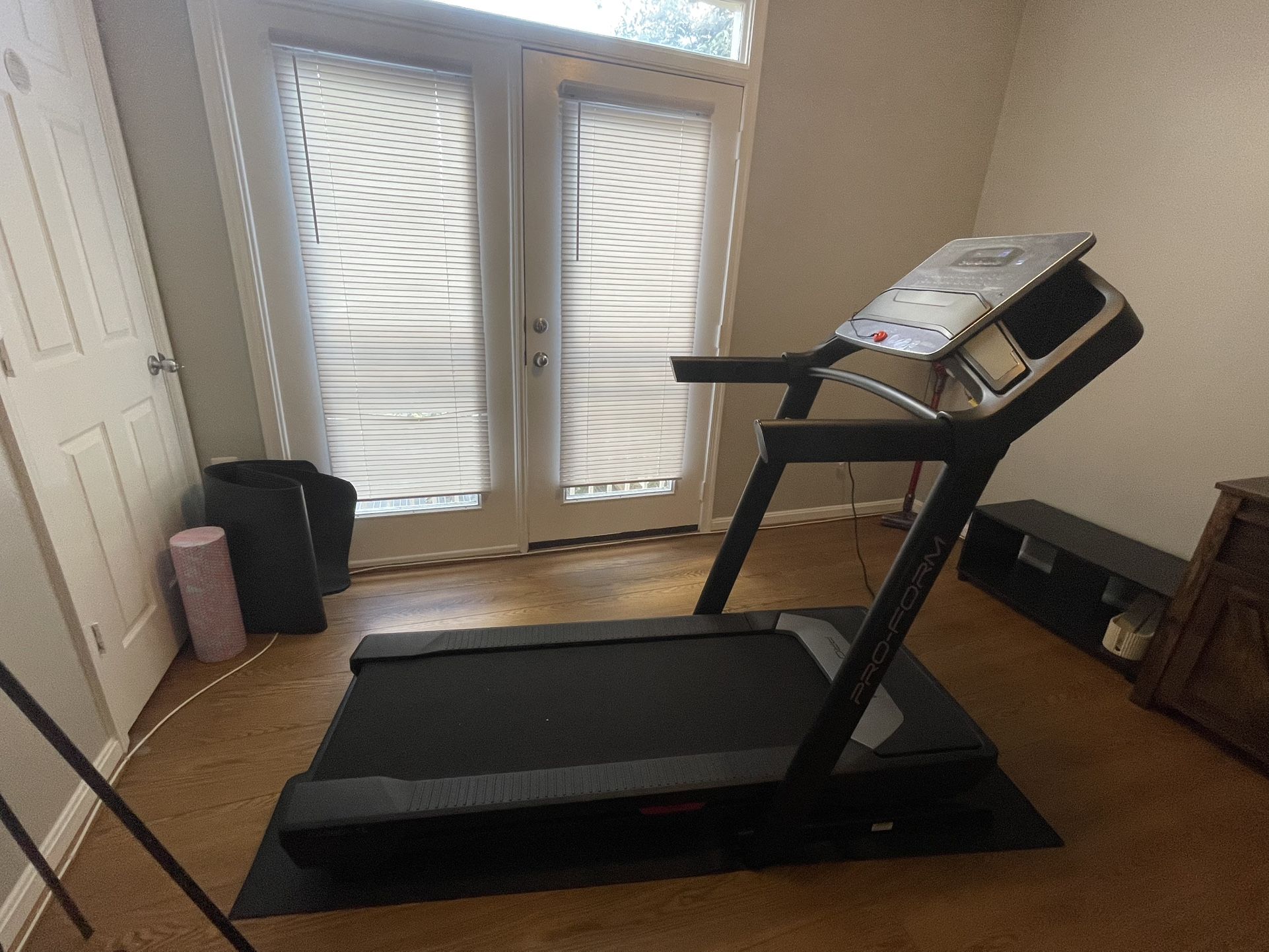 Treadmill ProForm Carbon TL (Comes With Free Treadmill Mat)