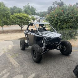 2023 Turbo R  Premium