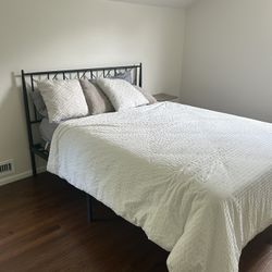 Bed frame (with or w/o Mattress) 