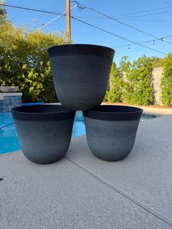 3 Large Outdoor Planting Pots