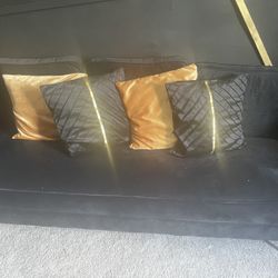 Black Velvet Couch Set 300$$ 