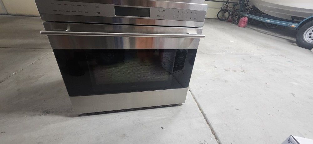 Wolf Oven SO30-2U/S-TH And Microwave  MDD30TE/S/TH