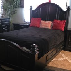 Queen Bed Set .... Mattress 2 Nightstands  And Dresser  Nothing Broken Just Normal Use