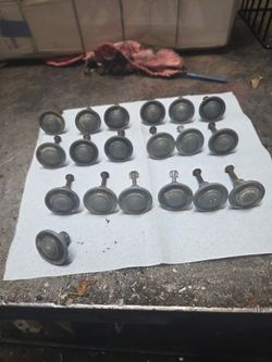 Cabinet  pull knobs