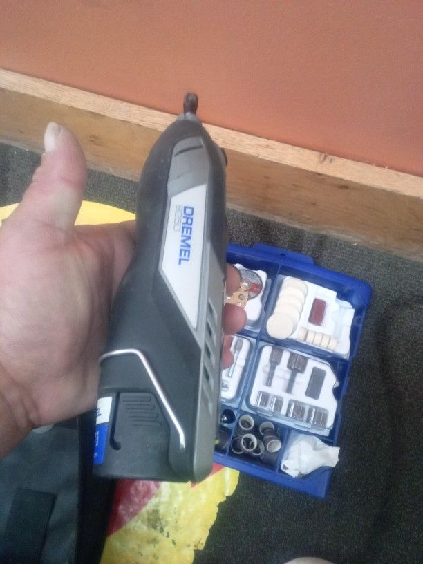 Cordless Dremel Barely Used Extra Kit