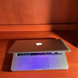 Apple MacBook Pro 13” I5/8GB/256GB SSD $140