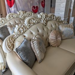 Beautiful Set of 2 sofas  