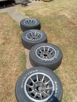 Vintage Vector Wheels