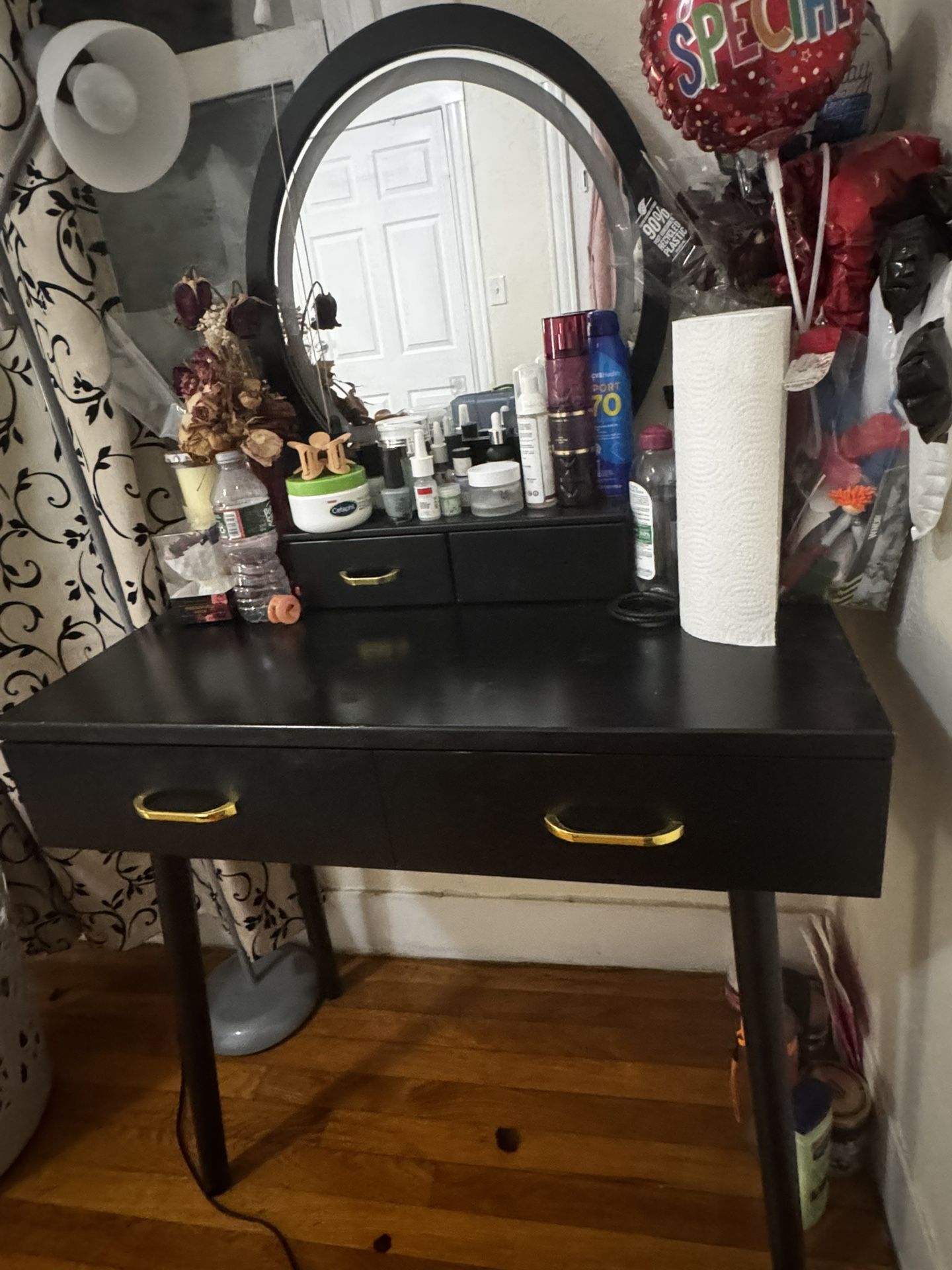 Light Vanity Table