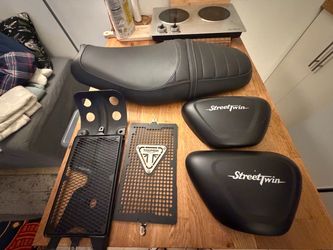 2017 Triumph Stree Twin original parts