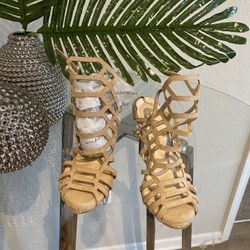 High heels Shoes Size 7 Beige