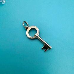 Tiffany & Co. Modern Key Open Round Mini Key Pendant in 18K Rose Gold