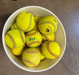 11” inch softballs 🥎 used for practice 29 for $50