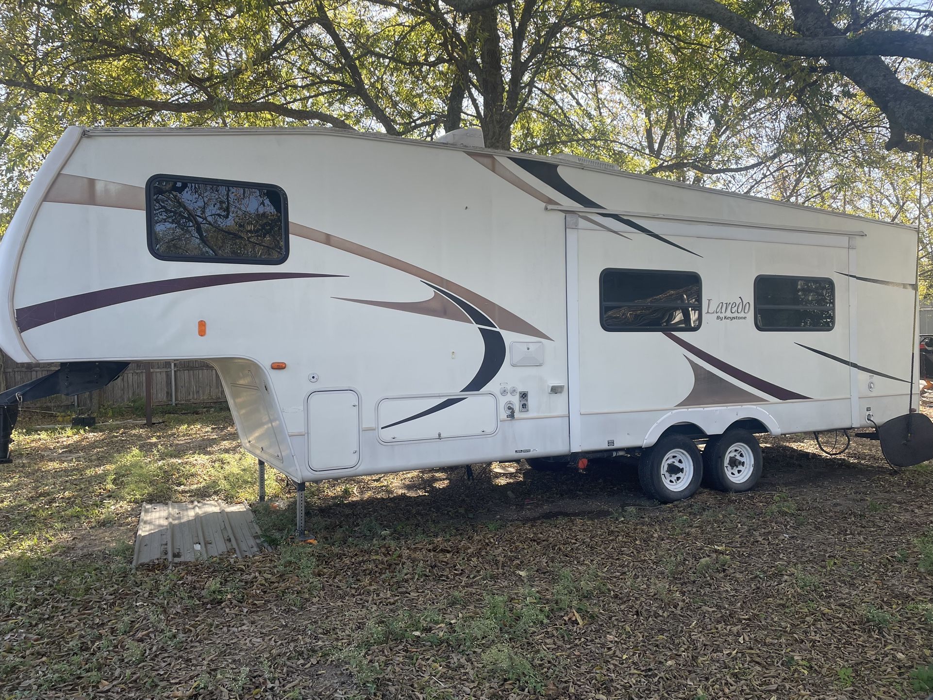 2005 Keystone Laredo