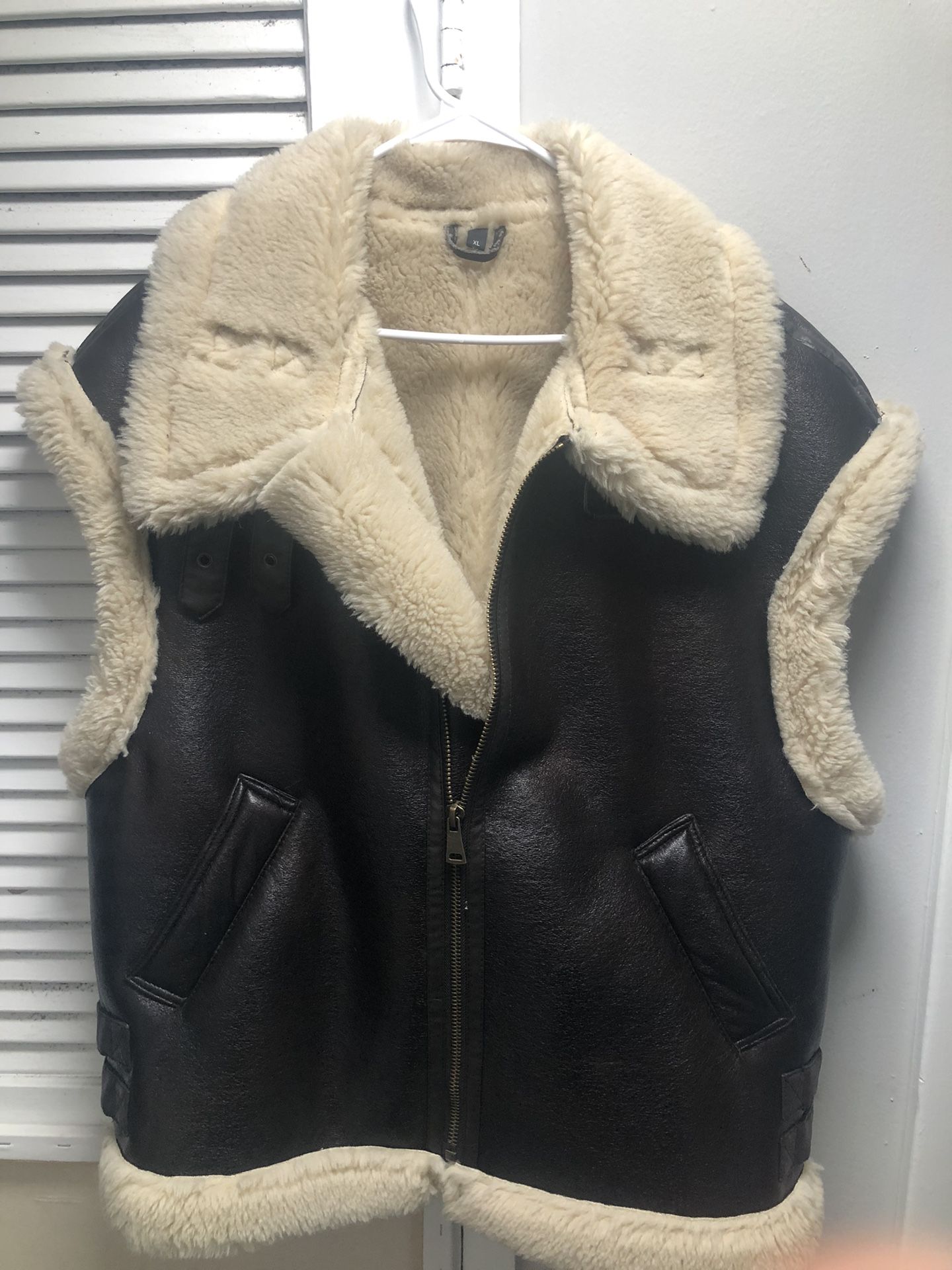 WOMENS FUR COAT/VEST