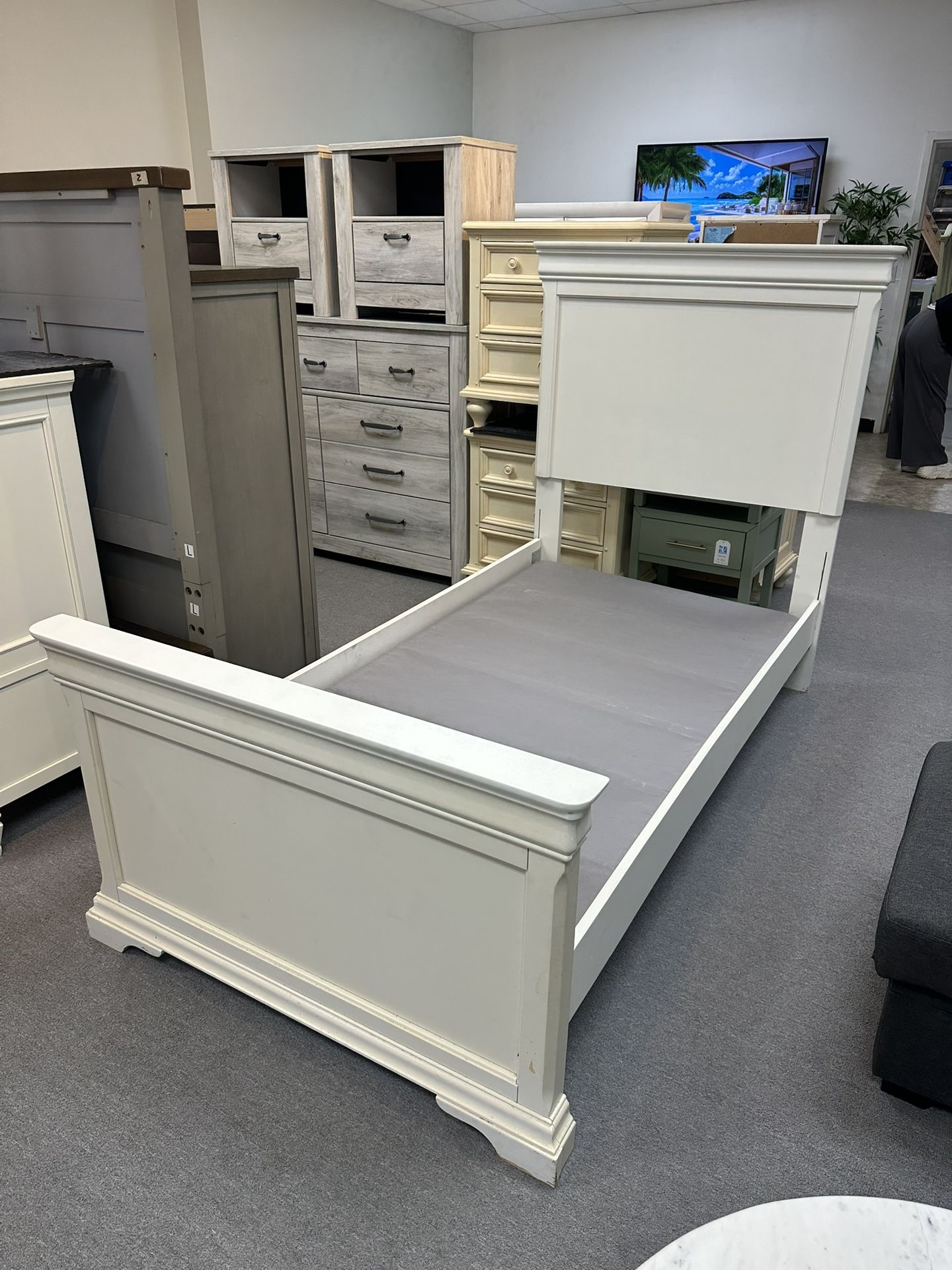 Twin bed frame (FREE 24H DELIVERY AND SETUP)