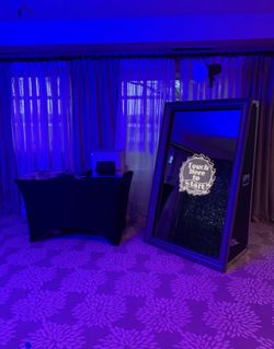 Mirror Me Photo Booth 