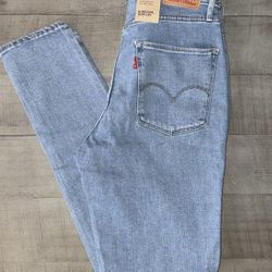Women’s Levi’s Jeans