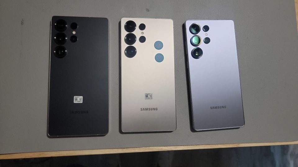 iphones, Samsung Galaxy, Macbook Pro, iPads, Airpods, Apple Watches,