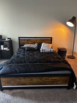 Queen size bed frame free