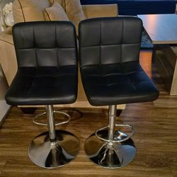 Bar Stools And Table
