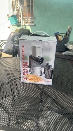 Rotary cheese grader