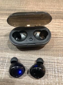 Brand new bluetooth wireless Smart in ear earphones earbuds headphones with portable charging case