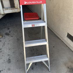 Louisville 4ft Ladder