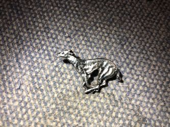 Greyhound METAL PIN