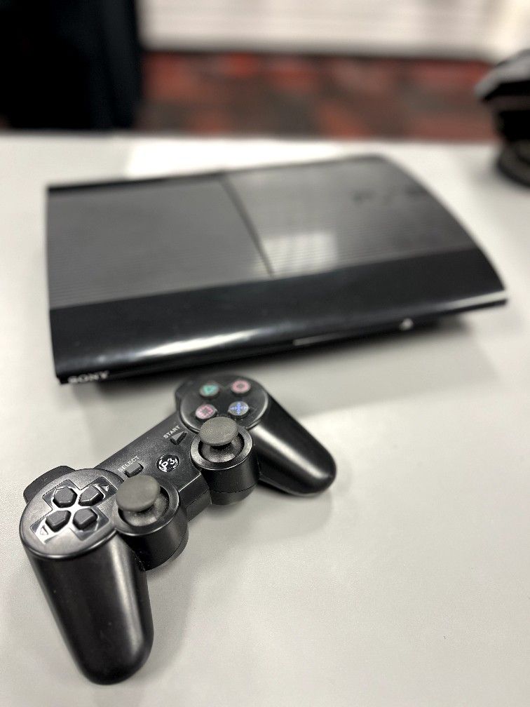 Super Slim PS3 with controller