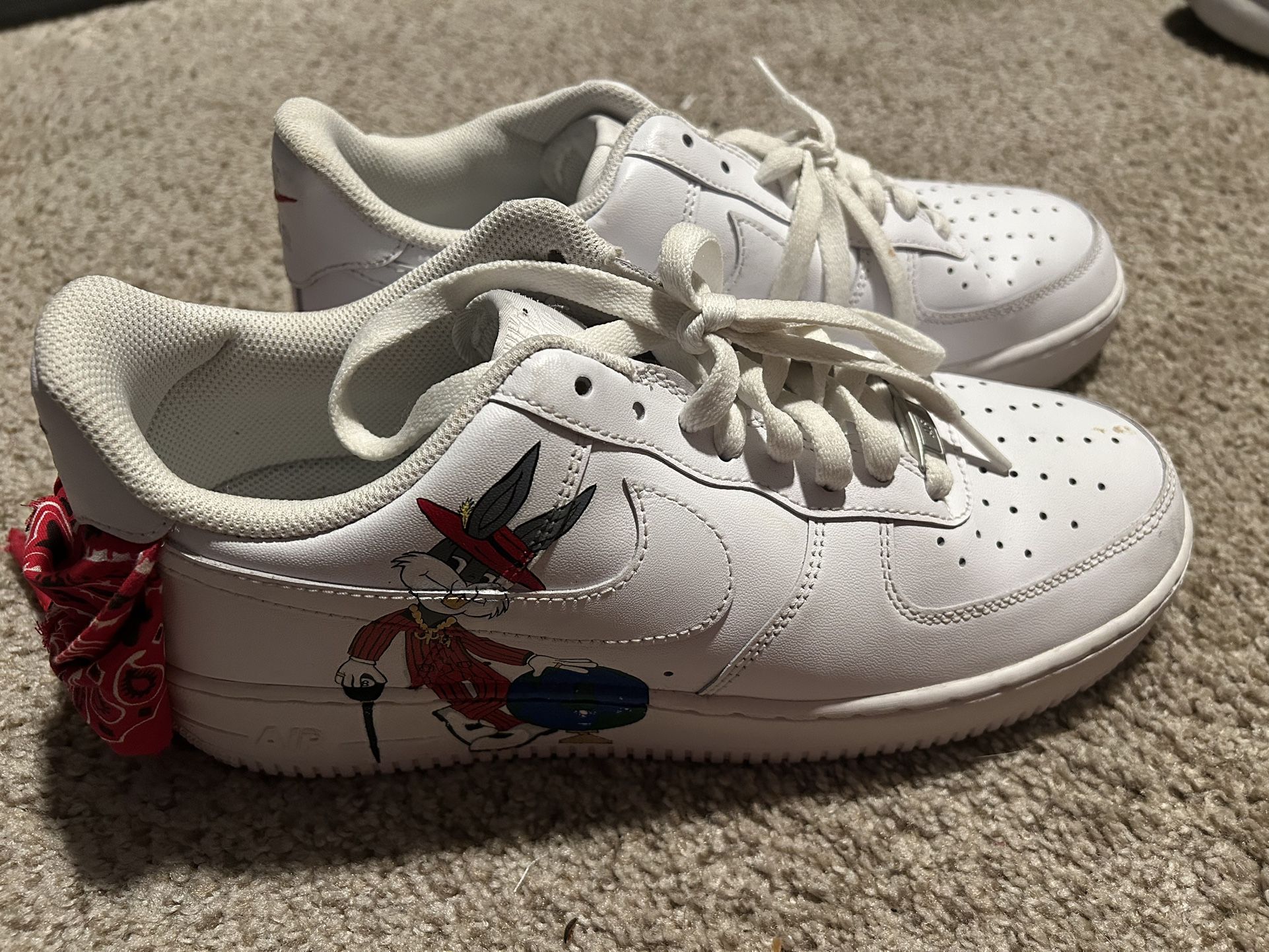 Tenis Nike Air Force personalizados – edición Bugs Bunny