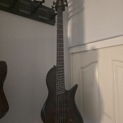 Harley Benton 5 String Bass Multiscale