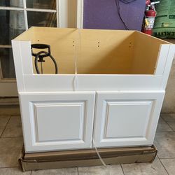 Farm sink cabinet