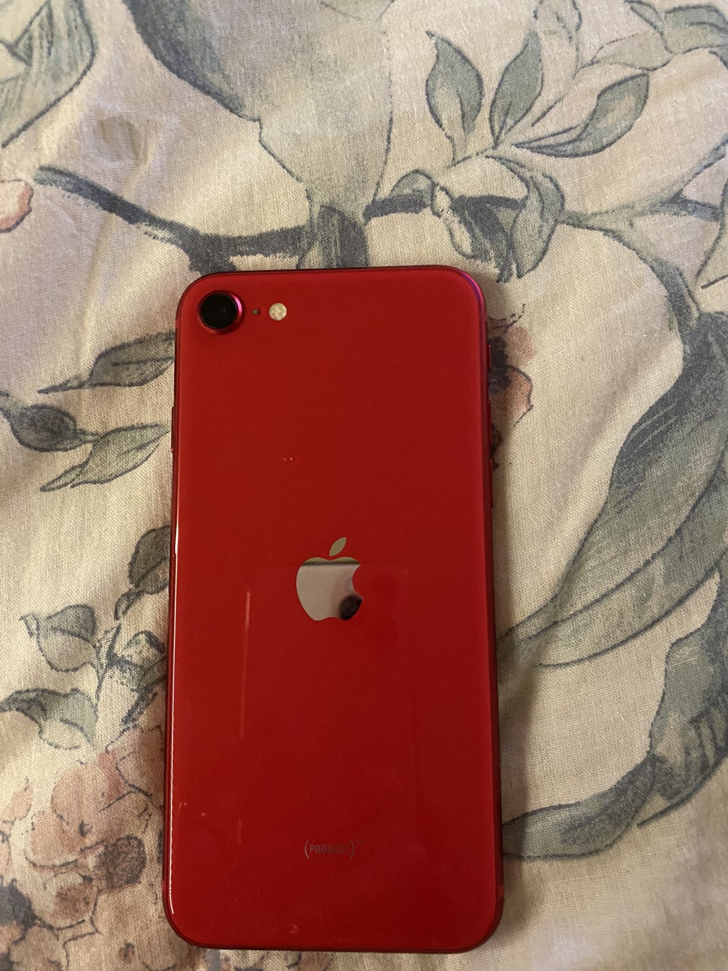 red iphone se 