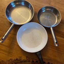 Three Skillets 