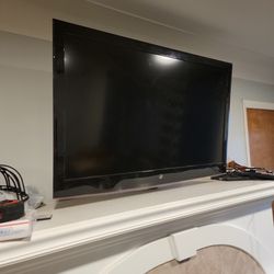 42 Inch TV With wall Mount 
