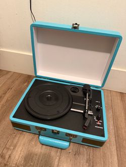 RetroAudio Vinyl Record Player