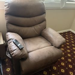 Power Recliner Chair w/ Remote – Clean & Comfortable
