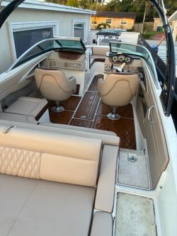 Sea Ray SLX 230