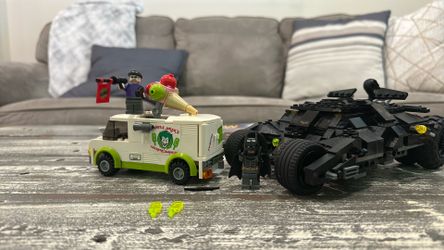 LEGO Batman Tumbler and Truck 7888