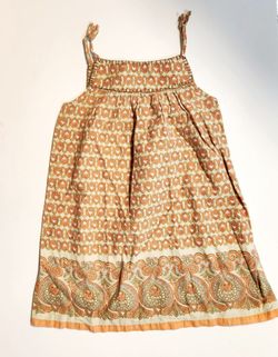 Toddler girl dress size: 18/24 Months