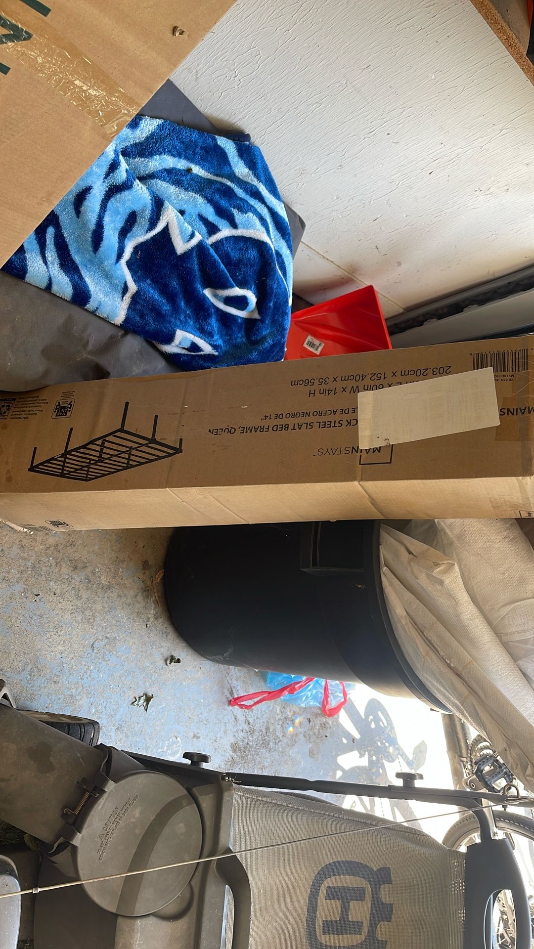 Mainstays 14” Queen Bed Frame