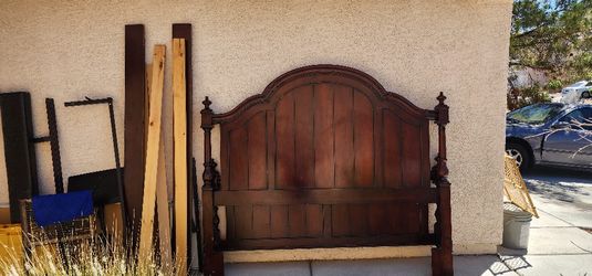 Broyhill KingCali King Bed Frame,Dresser & Table Set