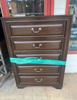 5-Drawer Wood Chest of Drawers