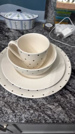 Kate Spade dish set