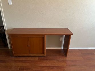 Narrow desk