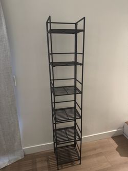 Metal Shelf (Folds)